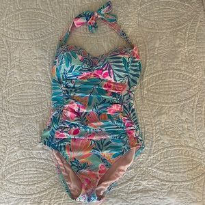 NWOT Lilly Pulitzer bathing suit. Size 4